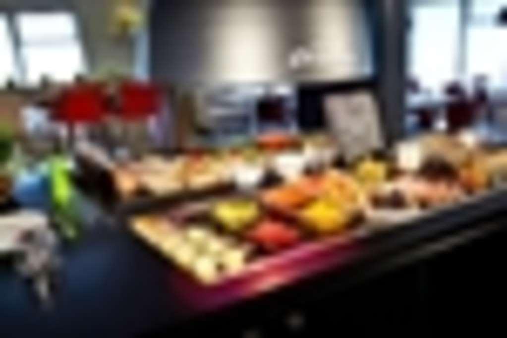 钟楼穆林阿维姆酒店 阿维尔梅斯 餐厅 照片