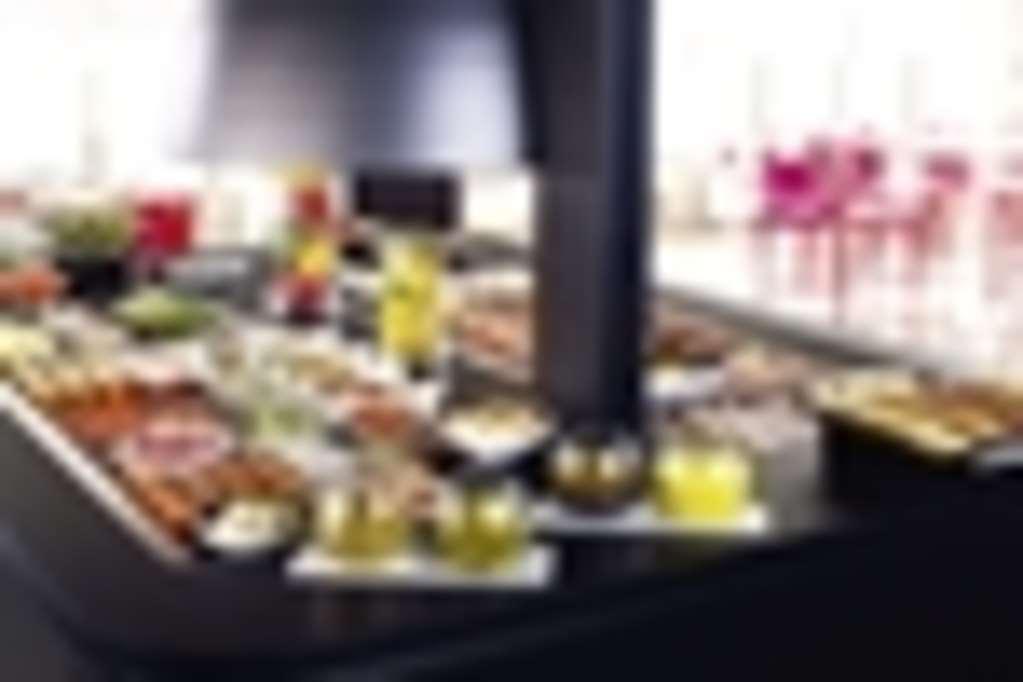 钟楼穆林阿维姆酒店 阿维尔梅斯 餐厅 照片